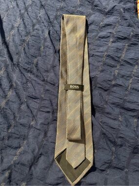 BOSS Beige and Navy Herringbone Silk Tie